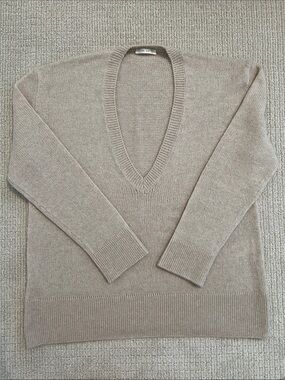 NWOT The Row Baudelia Oversized Cashmere V-Neck Sweater Beige S